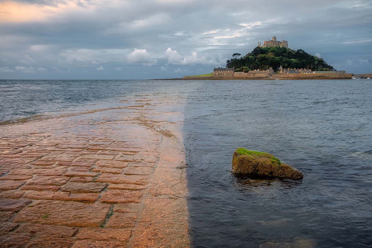 The 15 best houses, castles, and gardens in Cornwall