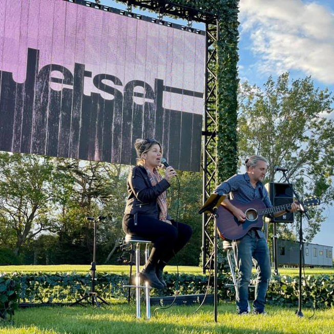 
                Our JetSet entertainment team singing at our Mill Rythe Holiday Park, Hampshire.
                