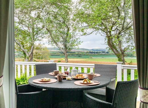 The Lakes Rookley Holiday Park| Isle of Wight | Away Resorts