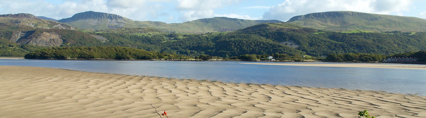 
          A view of the beach with direct access from Barmouth Bay Holiday Park.
          