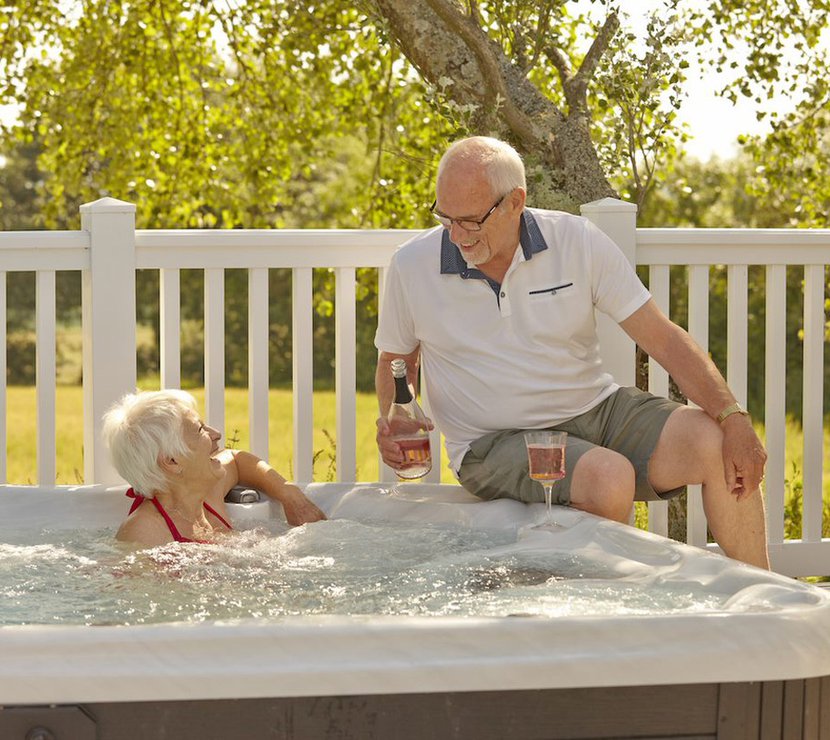 Book your hot tub holiday image